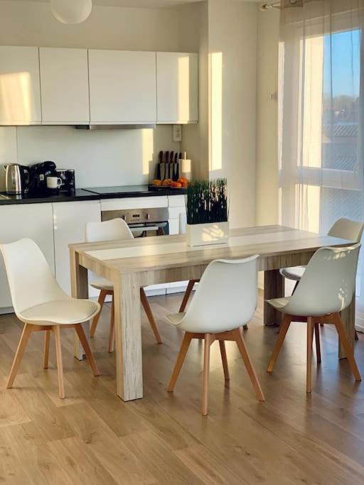 Pourquoi Notre T3 Avec Parking Est Pour Vous ? Apartment Lille Exterior photo
